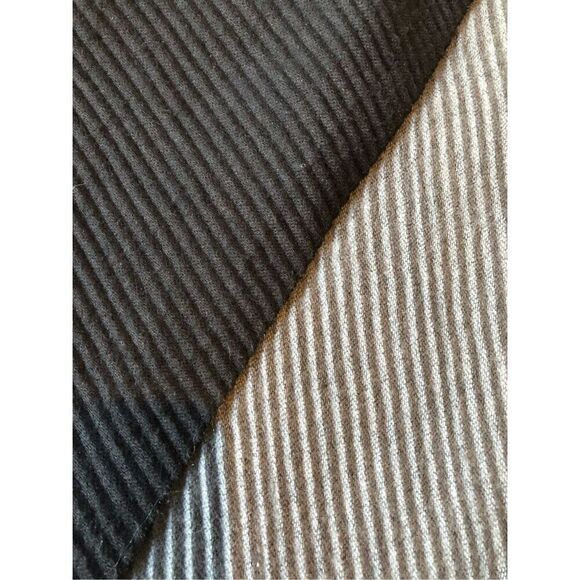 14th & Union Women’s Black and Gray Reversal Pattern Design Scarf - Picture 3 of 6